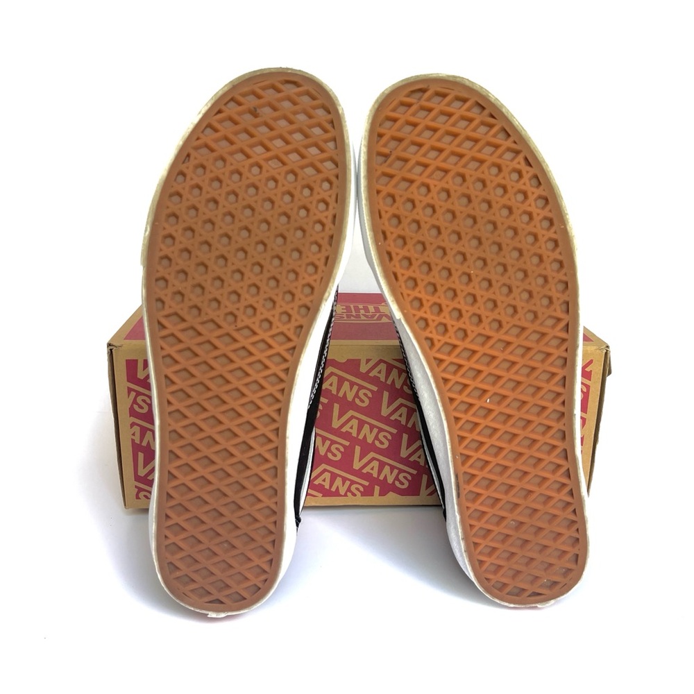 Vans Classic Old Skool | Tennis Shoes - Picture 10 of 14